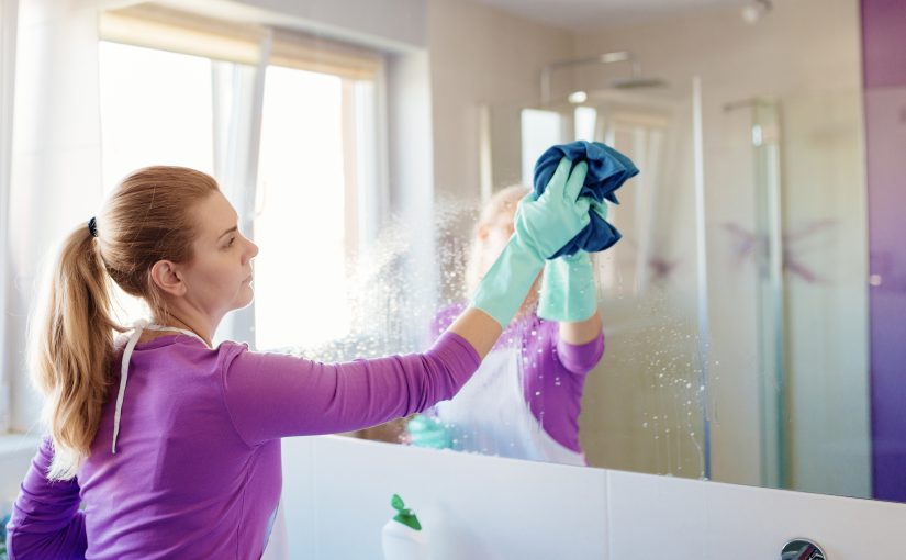 Signs It’s Time to Hire a Professional Bathroom Cleaner